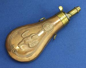A very nice 19th Century Antique Powder Flask height 18 cm, in very good condition. Price 225 euro