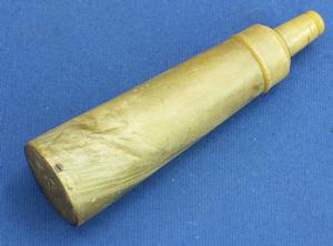 A very nice 19th Century Powder Horn, height 17,5 cm, in very good condition. Price 110 euro