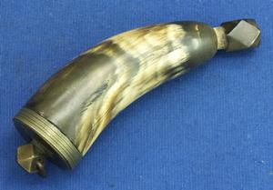 A very nice 19th Century Powder Horn with brass mounts, length 15 cm, in very good condition. Price 150 euro