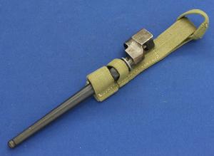 A very nice English WWII Spike Bayonet with frog, in very good condition. Price 30 euro
