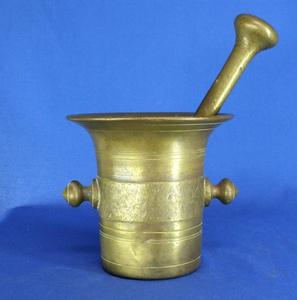 A very nice 19th Century antique English Brass Mortar and Pedle. Height 15 cm. Price 200 euro