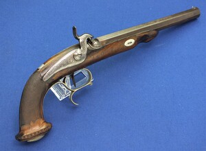 A fine antique 19th Century Belgian Percussion Target Pistol, caliber 13 mm rifled, length 44 cm, in very good condition. 