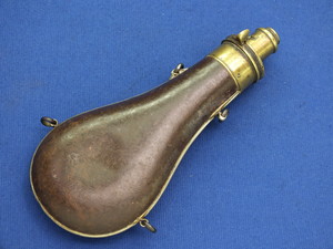 A fine antique 19th century English Iron Powderflask by G & J.W. HAWKSLEY SHEFFIELD, height 20,5 cm in very good condition. Price 225 euro