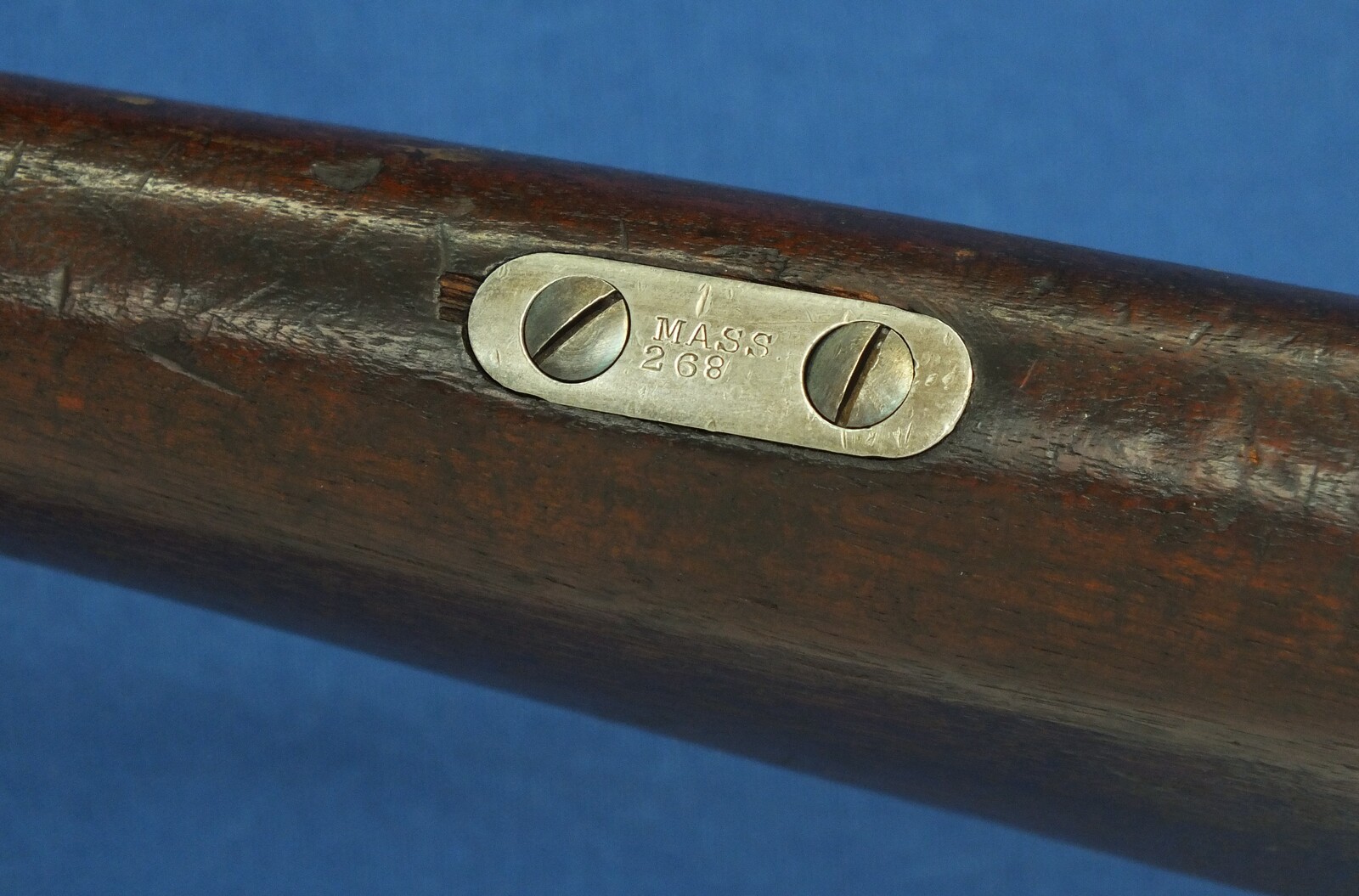 A fine antique American US Massachusetts Militia Contract Peabody Providence Tool Company Rifle. Caliber 43 Spanish. 33 inch Barrel. Length 132cm. In very good condition. Price 1.500 euro.