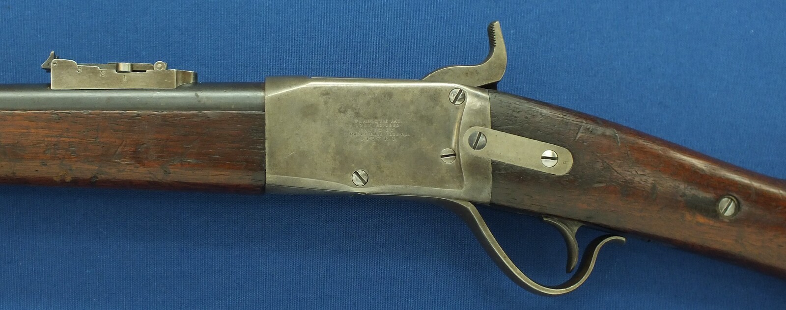 A fine antique American US Massachusetts Militia Contract Peabody Providence Tool Company Rifle. Caliber 43 Spanish. 33 inch Barrel. Length 132cm. In very good condition. Price 1.500 euro.
