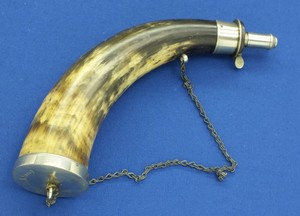 A very fine antique large personalised English Silver Mounted Powder Horn, by  James Dixon & Sons Sheffield. length 30 cm, in near mint condition. Price 350 euro