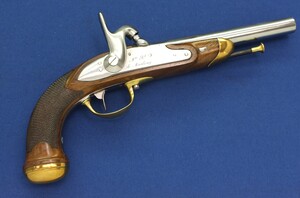 A very nice antique French Model 1816 Cavalry Officers Percussion Pistol, signed Mre Rle de Maubeuge, given as a price for a shooting contest on the military academy 1831, caliber 17,6 mm, length 36 cm, in very good condition. Price 1.975 euro