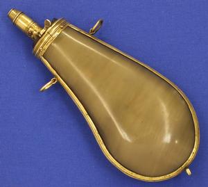 A very nice antique Powderflask of green horn, circa 1800. height 23.5 cm, in very good condition. Price 375 euro