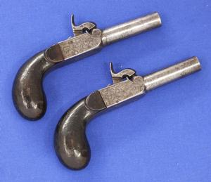 A very nice French Pair Antique Percussion Pocket Pistols, caliber 11 mm, length 16 cm, in very good condition. Price 850 euro