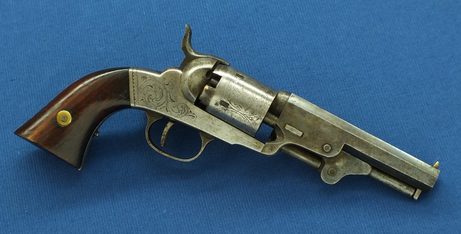 American Bacon Mfg. Co. Norwich Conn. First model Pocket 5 shot percussion Revolver. 31 Caliber, 4 inch barrel. Only 1000 made. Length 24,5cm. In very good condition. Price 1.450 euro.