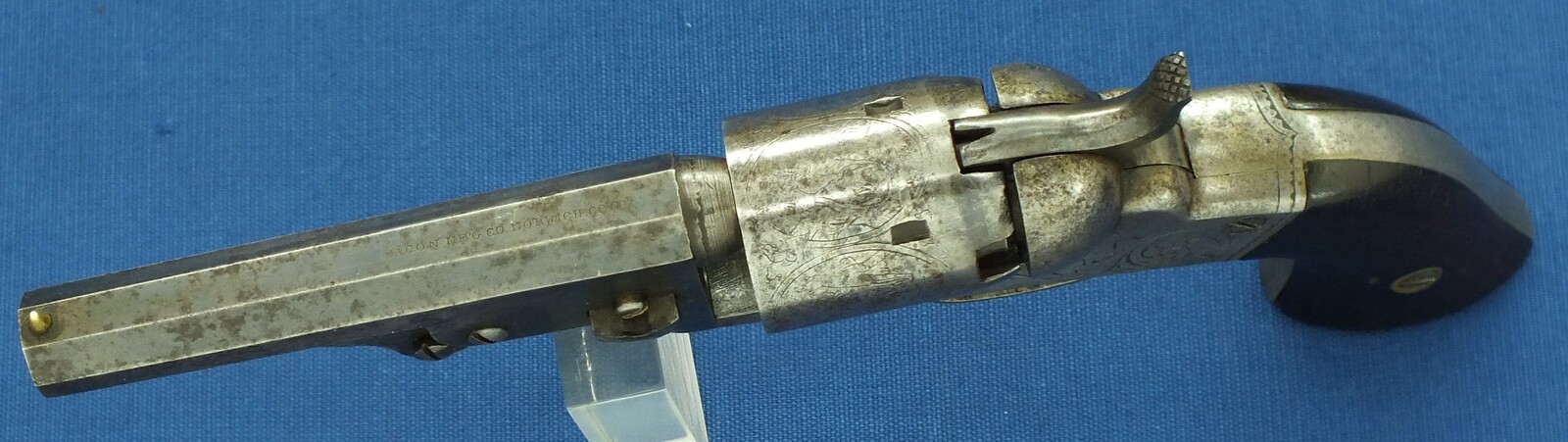 American Bacon Mfg. Co. Norwich Conn. First model Pocket 5 shot percussion Revolver. 31 Caliber, 4 inch barrel. Only 1000 made. Length 24,5cm. In very good condition. Price 1.450 euro.
