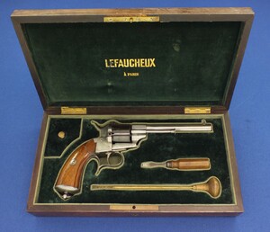 An antique Cased Eugene Lefaucheux 6 shot Single Action Model 1854 Pinfire Revolver. Caliber 12mm, length 31cm. In very good condition. Price 1.950 euro