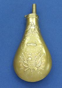 A very nice replica US Powderflask, height 23 cm. Price 40 euro