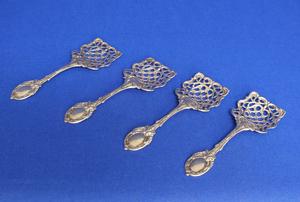 A very nice Sety of 4 German Silver Spoons, Germany 1888, length 10,5 cm, in very good condition. Price  90 euro reduced to 69 euro