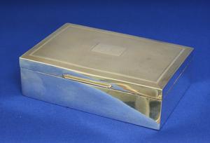 A very nice English Silver Sigaret Box, Birmingham 1968, length 15.5 cm, in very good condition. Price 225 euro reduced to 185 euro