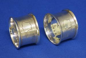 A very nice Pair of English Silver Napkin Rings, Bimingham, diameter 4.4 cm,   in very good condition. Price 110 euro reduced to 79 euro 