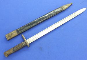 A very nice antique Spanish Bayonet M 1913, ARTILLERIA NATIONAL TOLEDO, length 55 cm, in very good condition. Price 110 euro