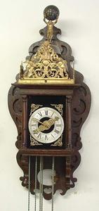 A Dutch antique Zaandam wall clock signed D.Engel Westzanen, circa 1730. (Een Zaanse klok gesigneerd D.Engel Westzanen, circa 1730). Price 3.900 euro