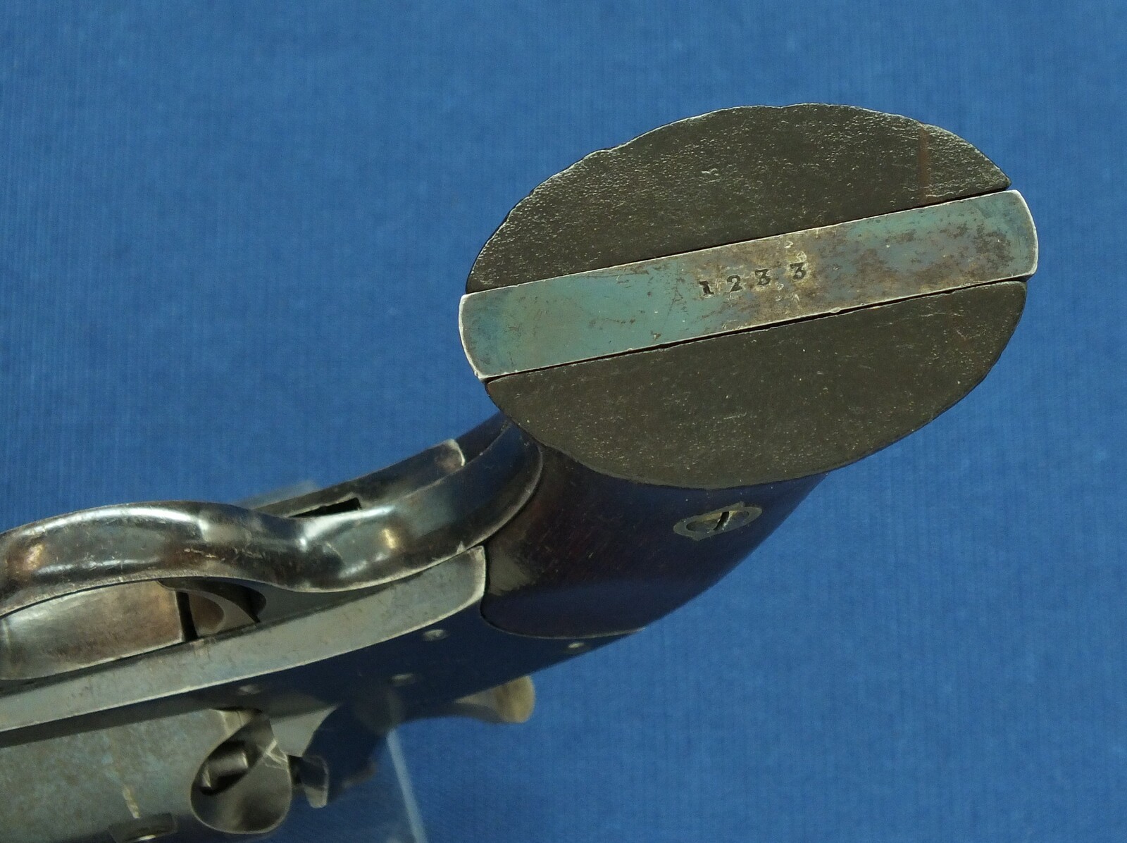 A fine American Rogers & Spencer Army Model 6 shot, 44 caliber single action Percussion Revolver with 7,5 inch barrel. Length 36 cm. in very good condition. Price 4.650 euro.