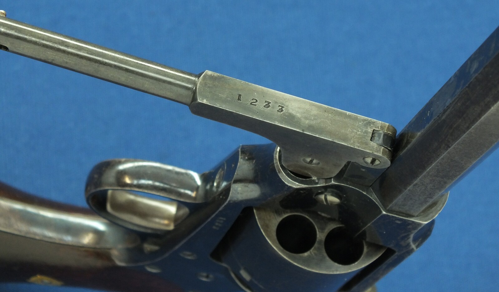 A fine American Rogers & Spencer Army Model 6 shot, 44 caliber single action Percussion Revolver with 7,5 inch barrel. Length 36 cm. in very good condition. Price 4.650 euro.