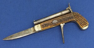A fine and rare antique 19th century French Pinfire Knife-Pistol probably by Marti. Caliber 7mm, length 14,5 cm. In very good condition. Price 1.950 euro