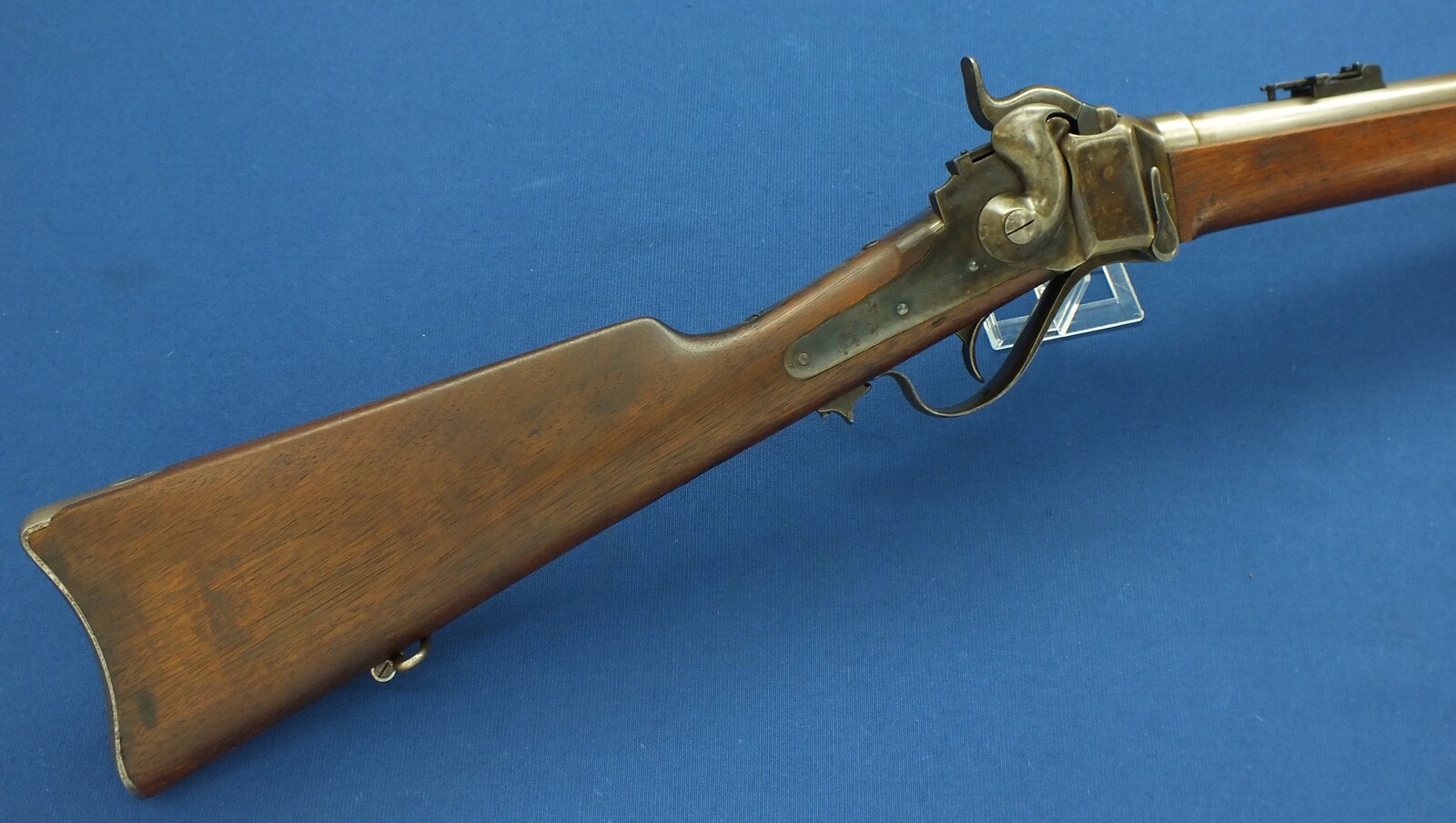 A fine and scarce antique American Springfield Altered Sharps Model 1870 first type Military Trials Rifle in 50/70 caliber. Only 700 made. In near mint condition. Price 7.150 euro.