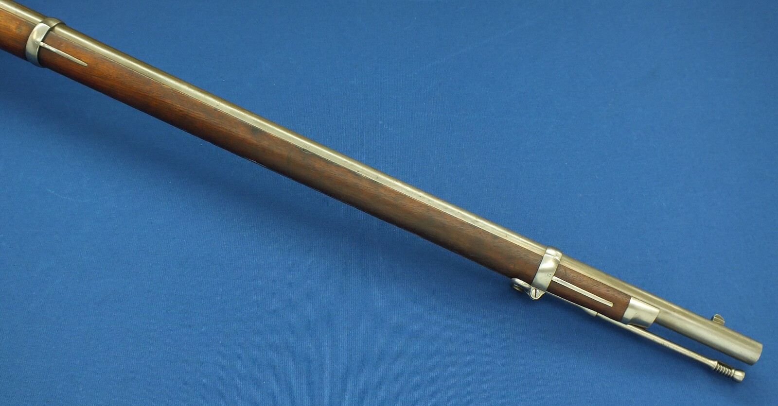 A fine and scarce antique American Springfield Altered Sharps Model 1870 first type Military Trials Rifle in 50/70 caliber. Only 700 made. In near mint condition. Price 7.150 euro.