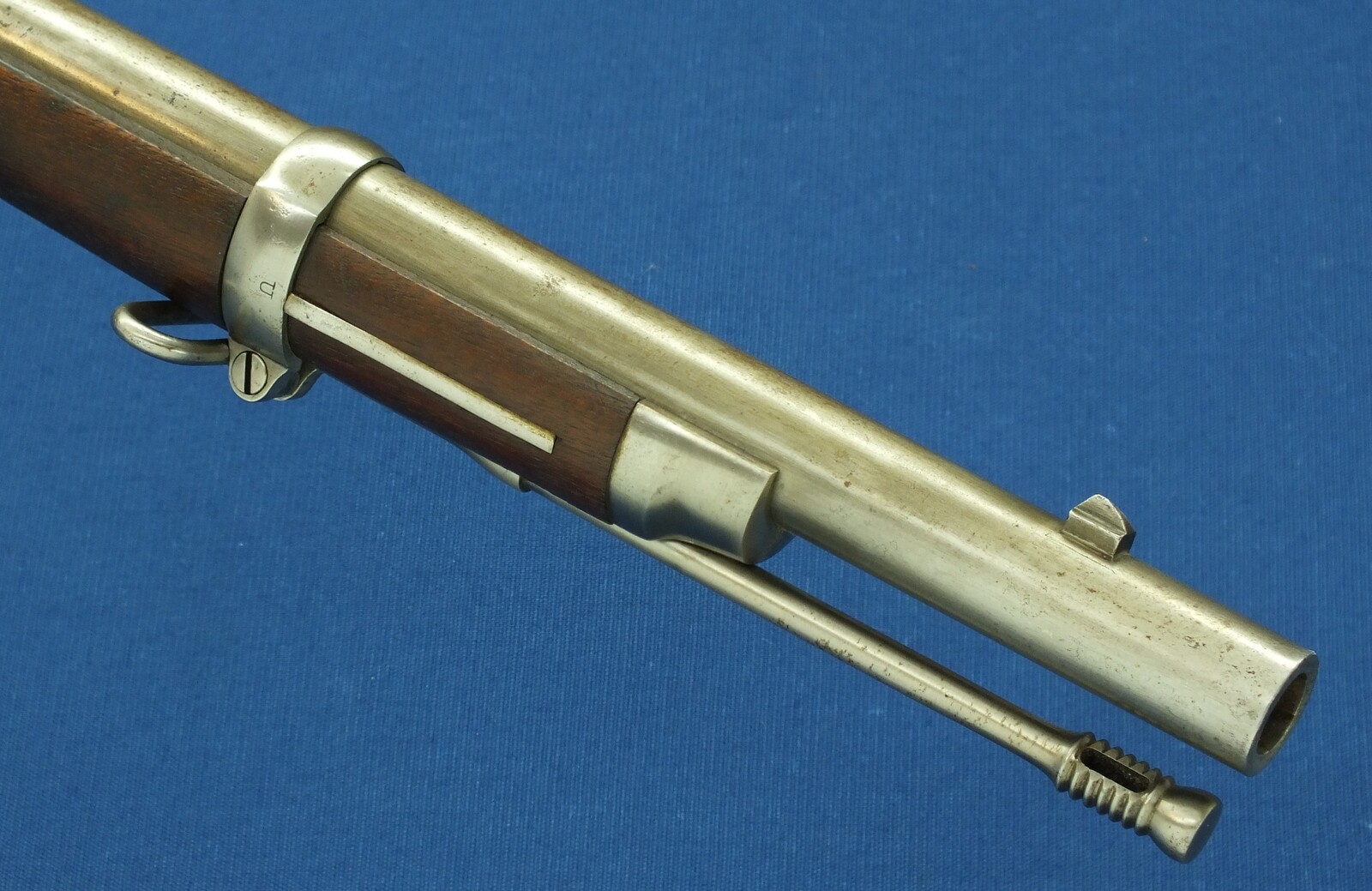 A fine and scarce antique American Springfield Altered Sharps Model 1870 first type Military Trials Rifle in 50/70 caliber. Only 700 made. In near mint condition. Price 7.150 euro.