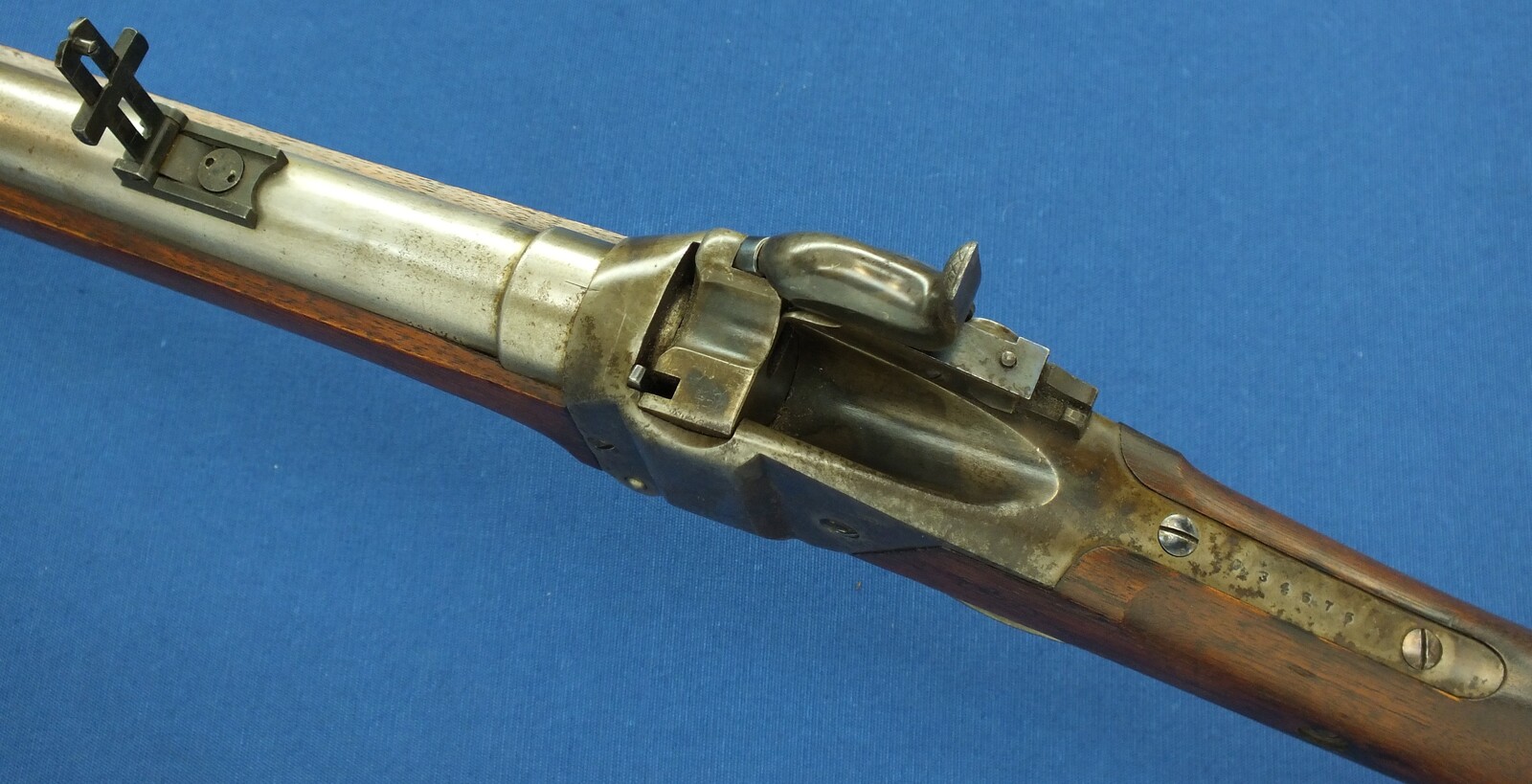 A fine and scarce antique American Springfield Altered Sharps Model 1870 first type Military Trials Rifle in 50/70 caliber. Only 700 made. In near mint condition. Price 7.150 euro.