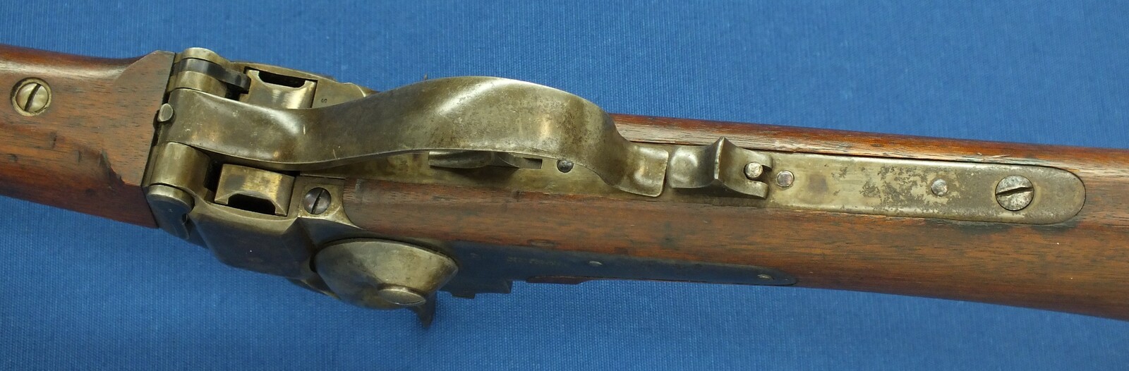 A fine and scarce antique American Springfield Altered Sharps Model 1870 first type Military Trials Rifle in 50/70 caliber. Only 700 made. In near mint condition. Price 7.150 euro.