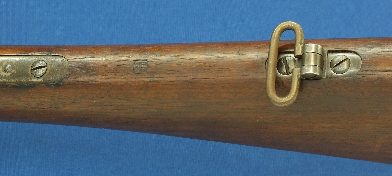 A fine and scarce antique American Springfield Altered Sharps Model 1870 first type Military Trials Rifle in 50/70 caliber. Only 700 made. In near mint condition. Price 7.150 euro.
