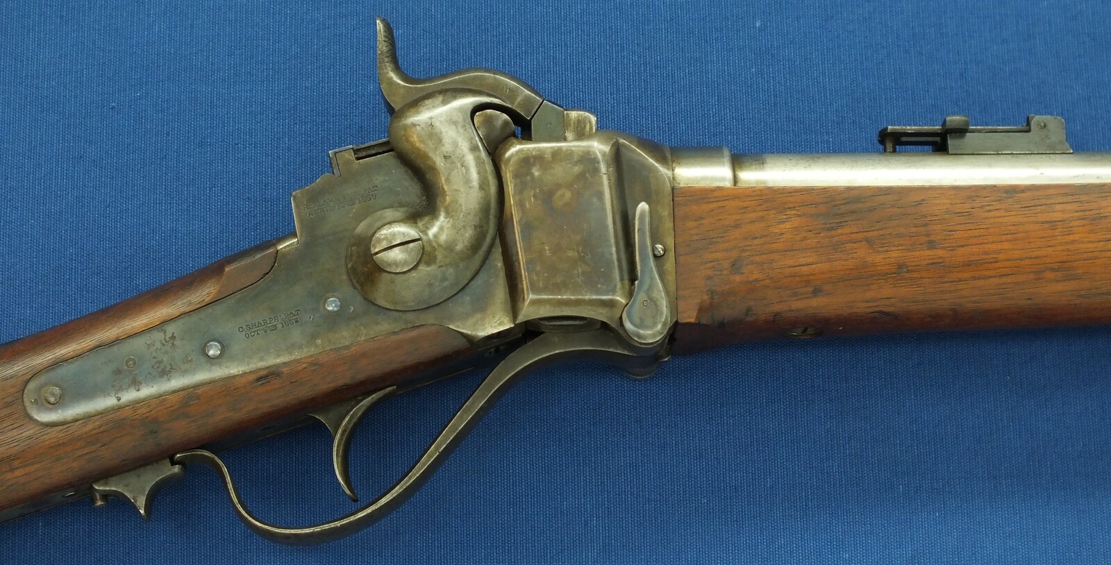 A fine and scarce antique American Springfield Altered Sharps Model 1870 first type Military Trials Rifle in 50/70 caliber. Only 700 made. In near mint condition. Price 7.150 euro.