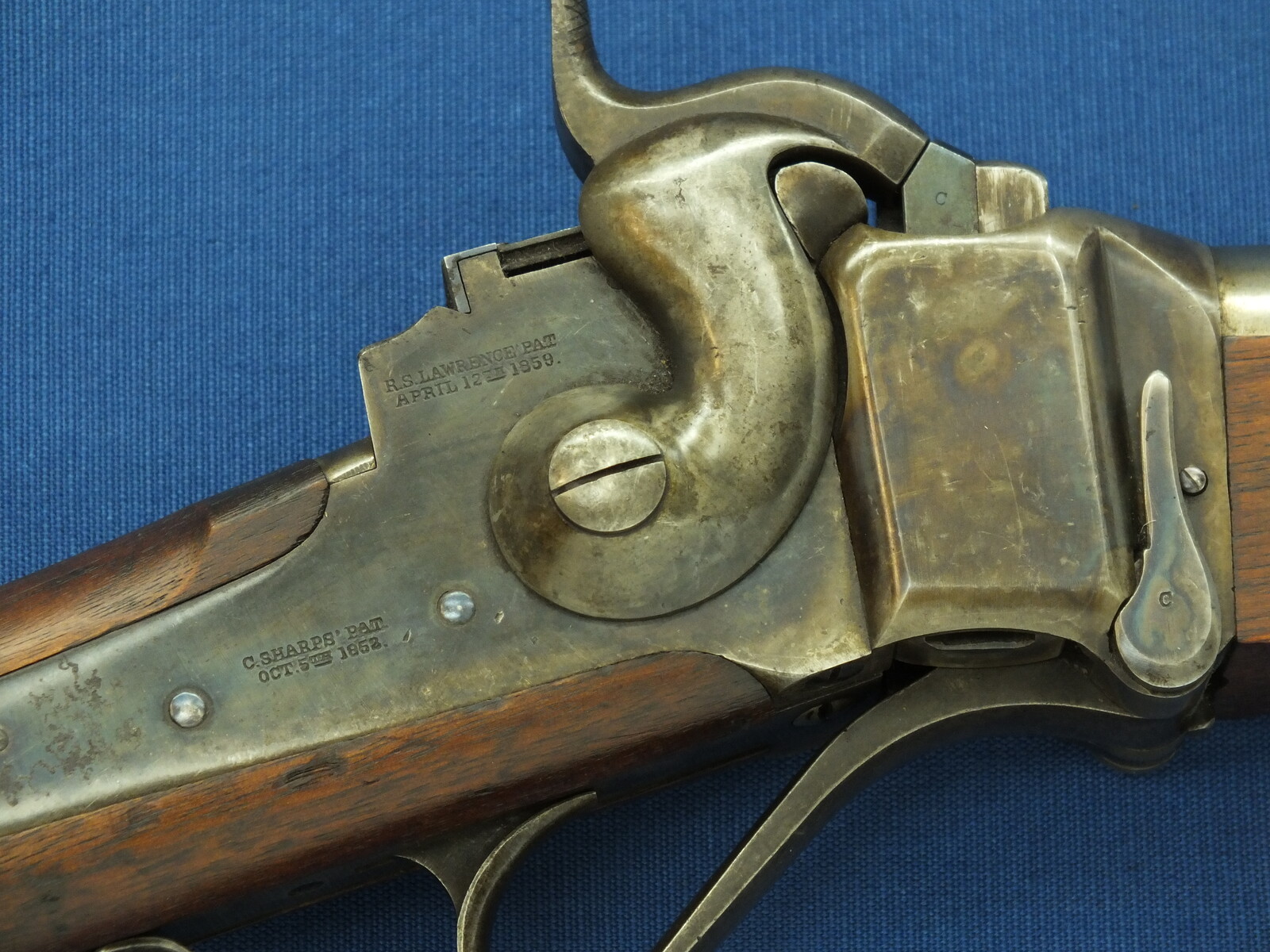 A fine and scarce antique American Springfield Altered Sharps Model 1870 first type Military Trials Rifle in 50/70 caliber. Only 700 made. In near mint condition. Price 7.150 euro.