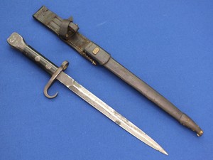A fine and scarce Dutch KNIL cavalry Bayonet Model 1895 for Mannlicher, length 37 cm, complete with frog,  in very good condition, 