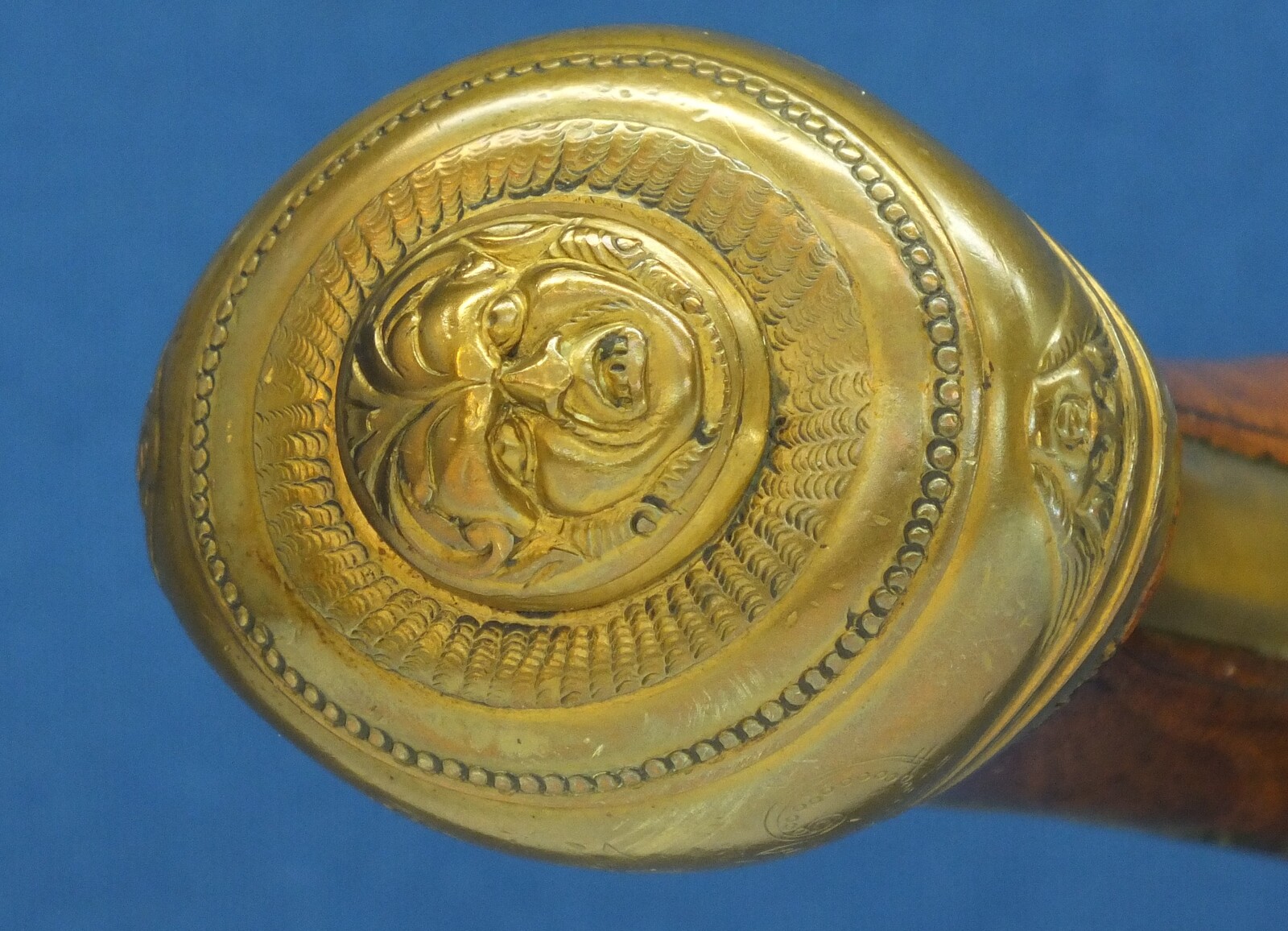 A fine antique 18th Century circa 1740 Dutch Flintlock pistol by Oger Leblan Maastricht. Caliber 15mm, length 53cm. In very good condition. Price 2.950 euro.