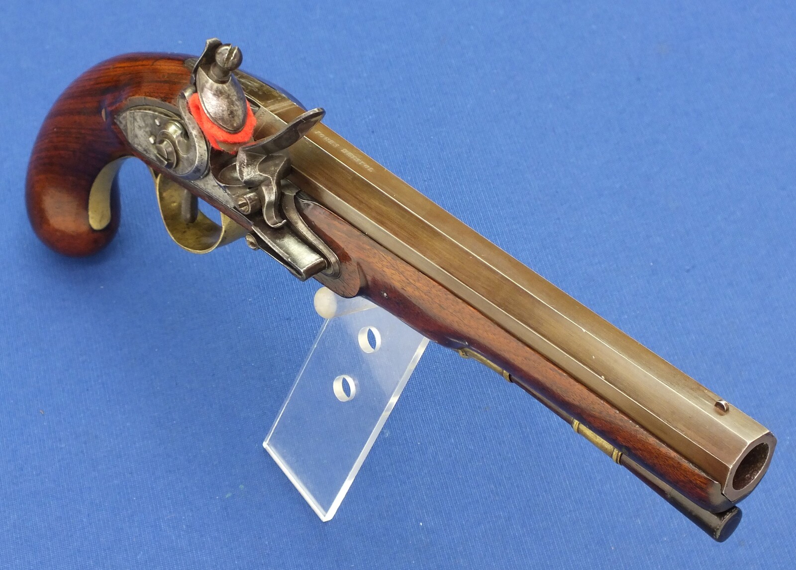 A fine antique 18th century English Flintlock Pistol signed G.Jones Bristol, caliber 15 mm, length 35 cm, in very good condition. Price 2.975 euro