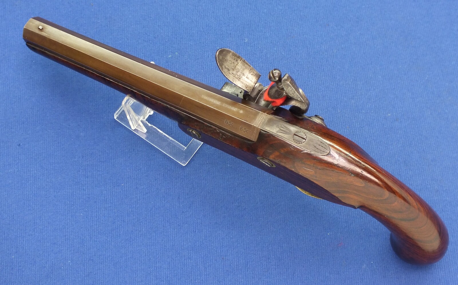 A fine antique 18th century English Flintlock Pistol signed G.Jones Bristol, caliber 15 mm, length 35 cm, in very good condition. Price 2.975 euro