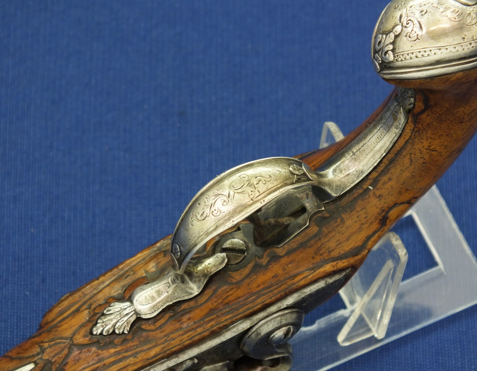 A fine antique 18th century French Silver mounted small Flintlock Pocket pistol circa 1760. Caliber 10mm rifled, length 18,5cm. In very good condition. Price 1.250 euro.