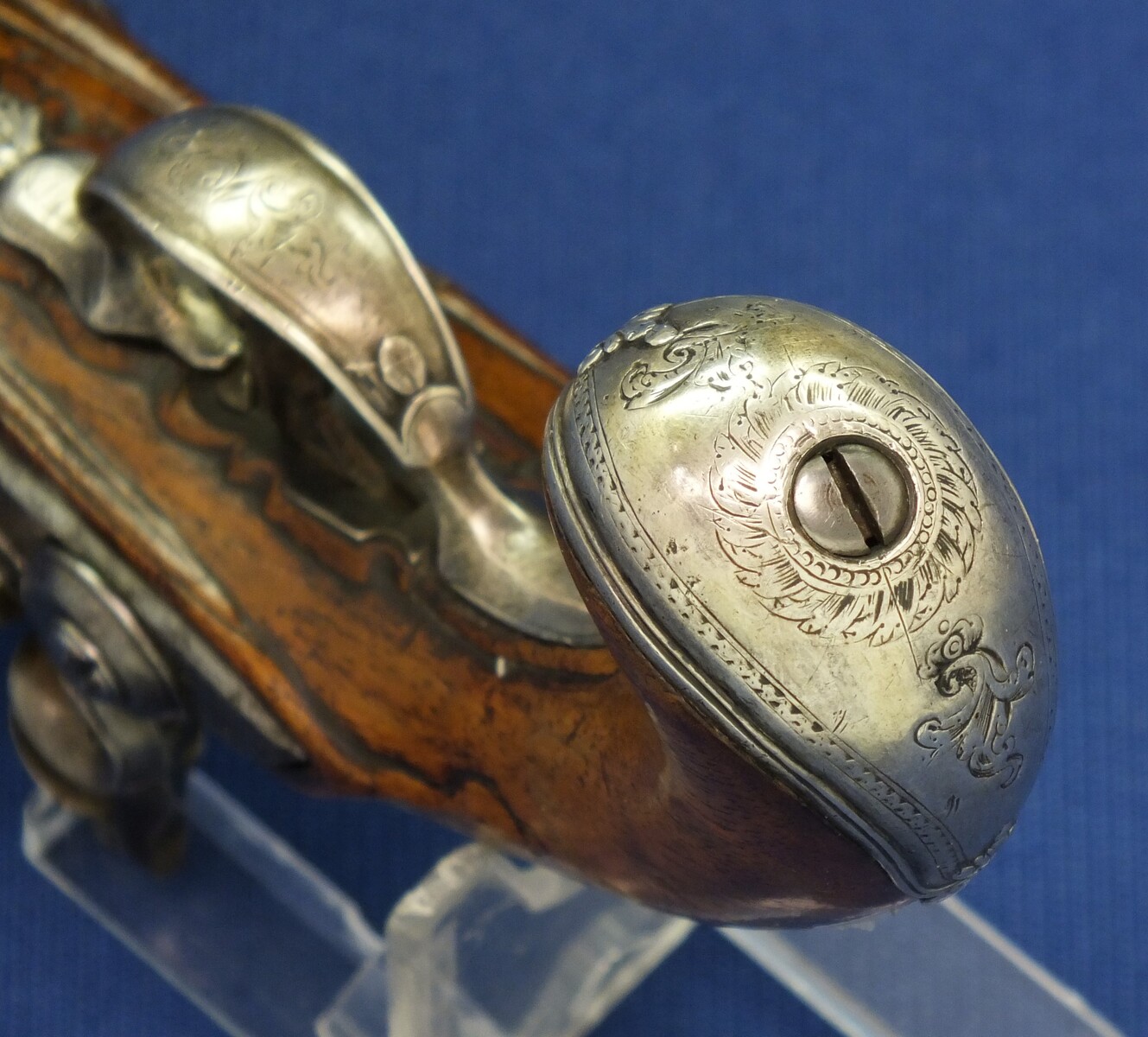 A fine antique 18th century French Silver mounted small Flintlock Pocket pistol circa 1760. Caliber 10mm rifled, length 18,5cm. In very good condition. Price 1.250 euro.