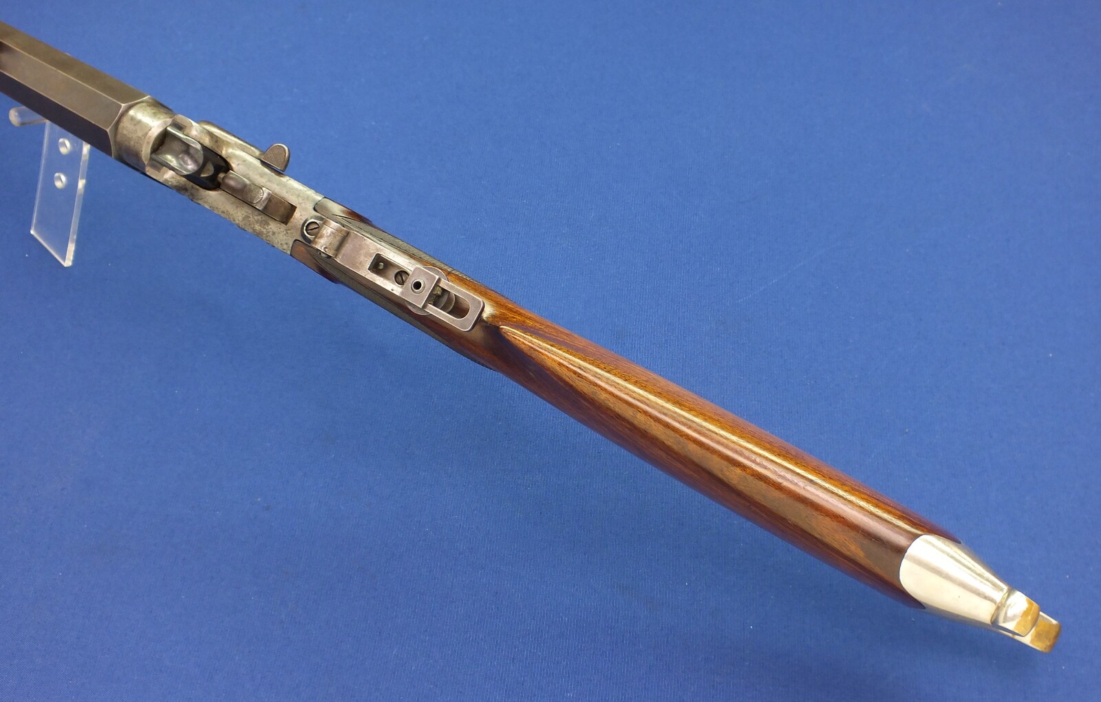 A fine antique 19th century American Remington - Hepburn No. 3 Target Rifle, caliber 38-50 Remington - Hepburn, 30 inch heavy part octagon / part round barrel, in very good condition. Price 5.950 euro.