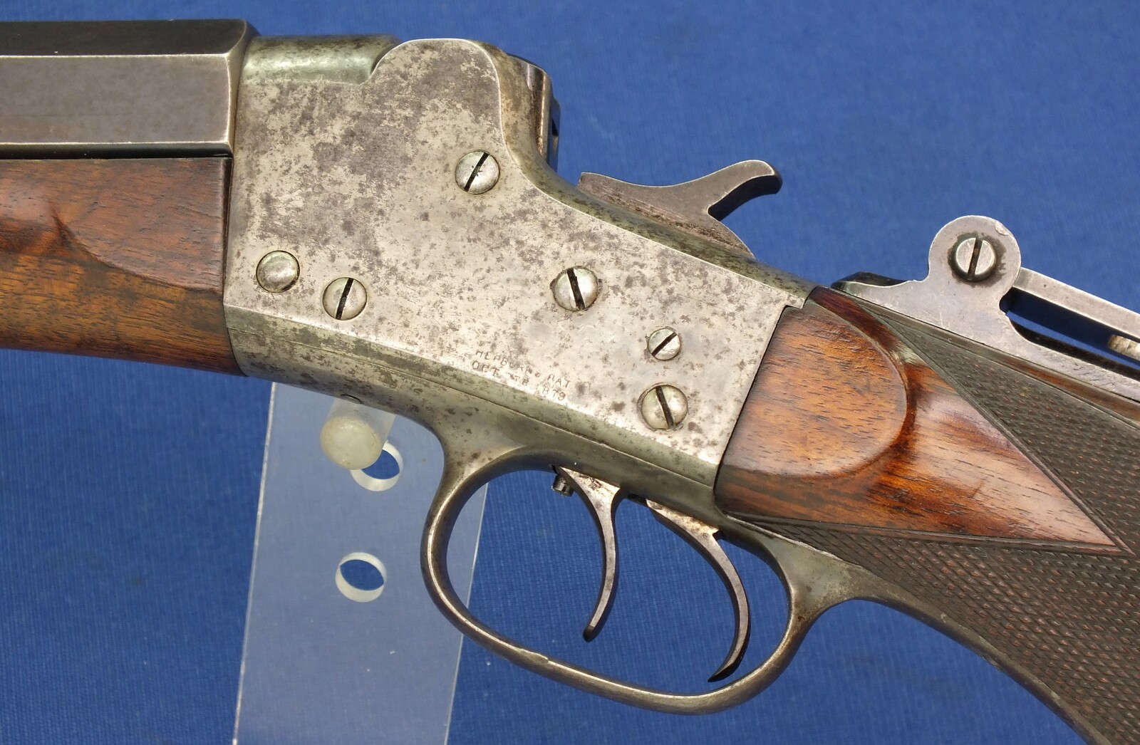 A fine antique 19th century American Remington - Hepburn No. 3 Target Rifle, caliber 38-50 Remington - Hepburn, 30 inch heavy part octagon / part round barrel, in very good condition. Price 5.950 euro.