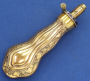 A fine antique 19th century English embossed powderflask by James Dixon & Sons Sheffield. Height 19,5 cm. In very good condition. Price 395 euro