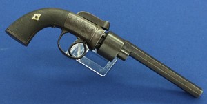 A fine antique 19th century English Improved Percussion Revolver, caliber 9 mm, length 30,5 cm, in very good condition. Price 1.300 euro