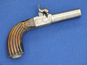 A fine antique 19th century French Boxlock Percussion Pistol, caliber 10 mm, length 16 cm, in very good condition. 