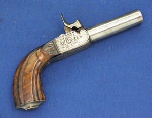 A fine antique 19th century French Percussion Box Lock Pistol, caliber 12 mm, length 17,5 cm, in very good condition. Price 475 euro