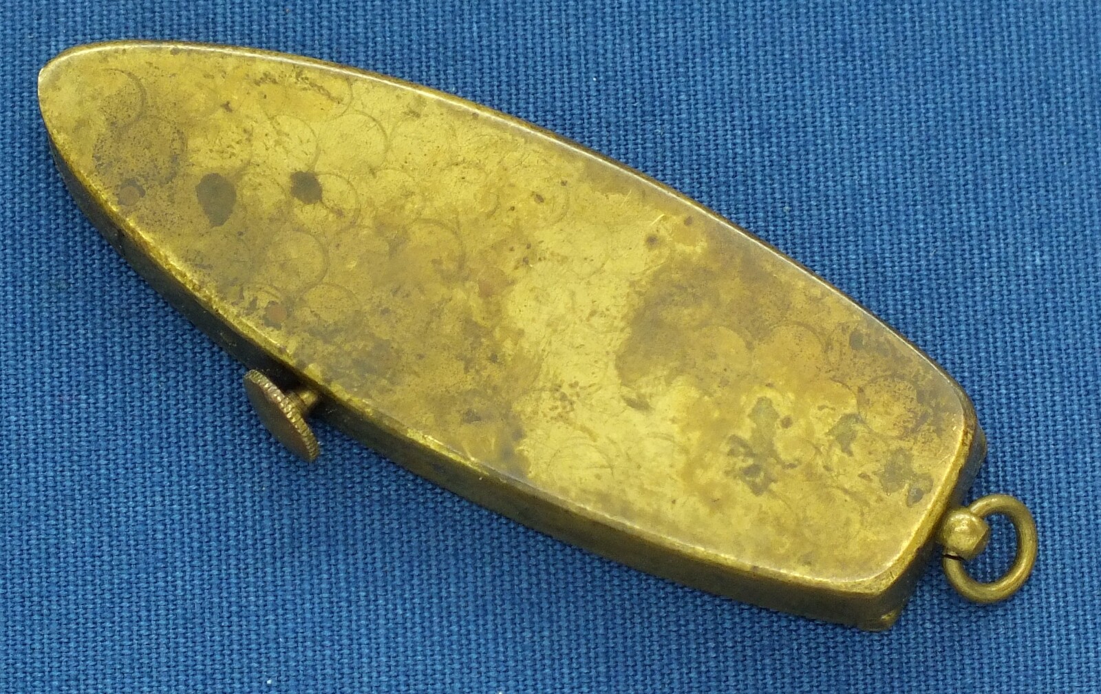 A fine antique 19th century Percussion Cap Dispenser No. 3 , length 10 cm, In very good condition. Price 325 euro