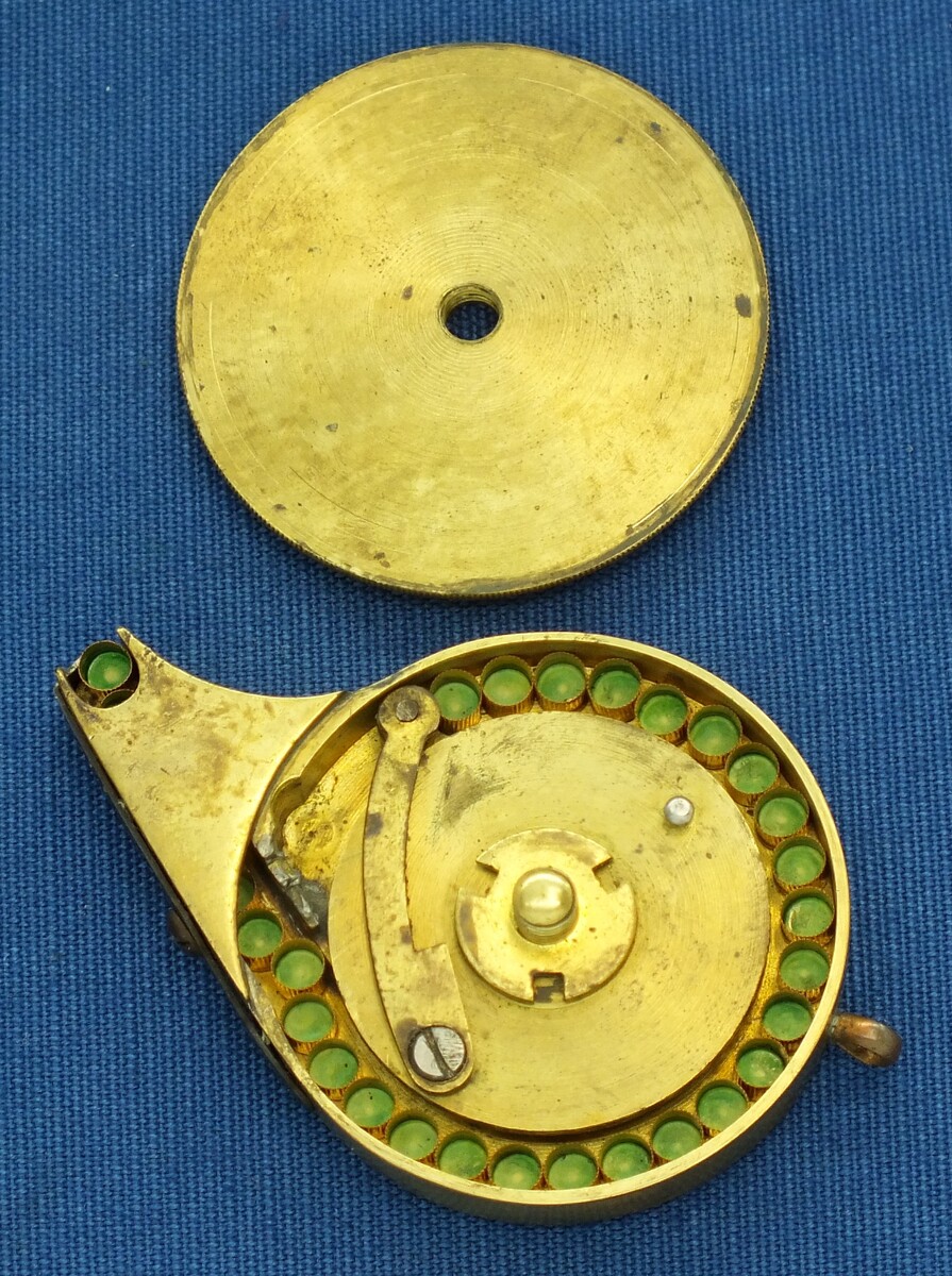 A fine antique 19th century probably English Circulair Cap Dispenser, length 8 cm. In very good condition. Price 350 euro