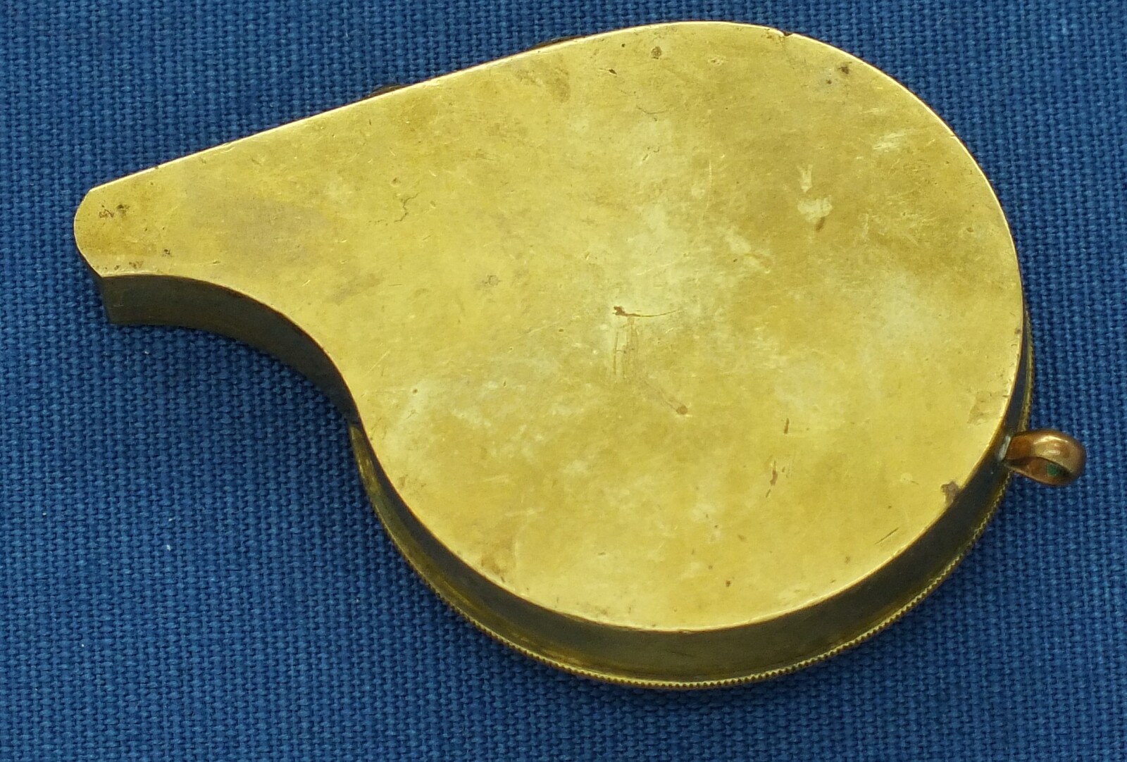 A fine antique 19th century probably English Circulair Cap Dispenser, length 8 cm. In very good condition. Price 350 euro