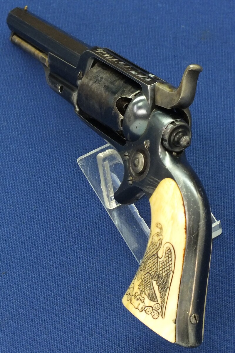 A fine antique American cased Colt Model 1855 Root model 2 Sidehammer percussion Pocket Revolver. 5 shot. 28 Caliber. 3,5 inch octagonal barrel with Hartford address. Dated Juli 22, 1860. In near mint condition. Price 5.250 euro.