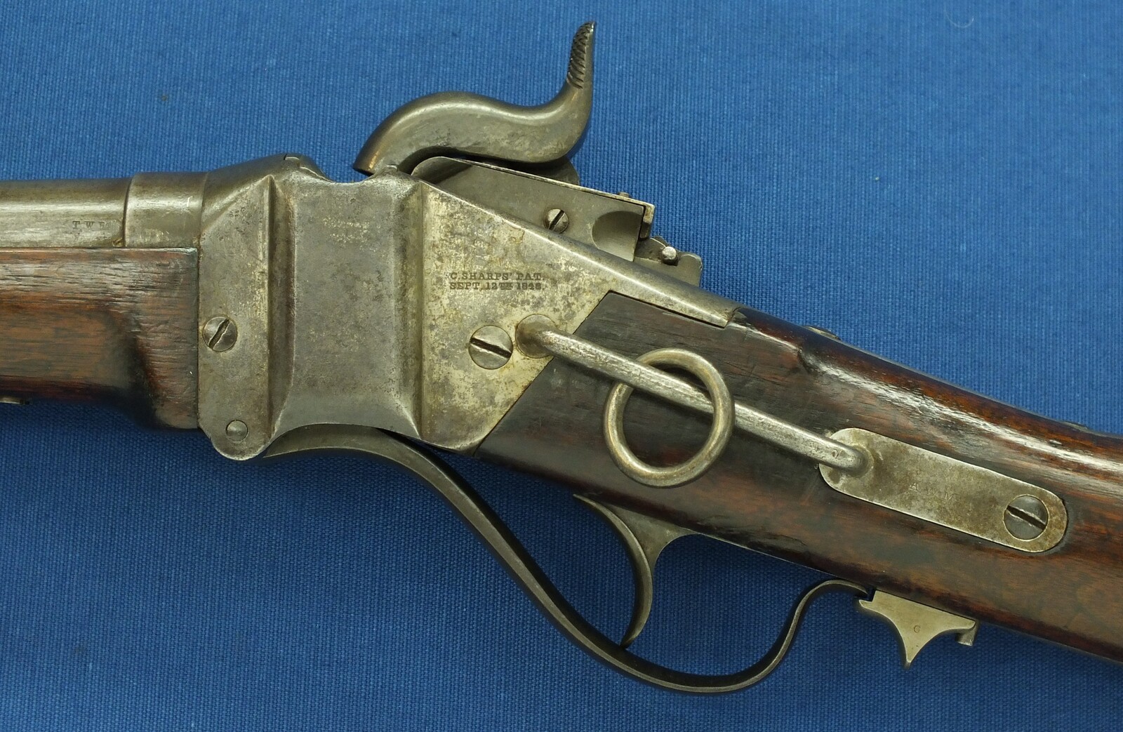 A fine antique American Civil War Sharps New Model 1863 percussion Carbine. Caliber 52, 22 inch barrel. Length 100cm. In very good condition. Price 3.750 euro